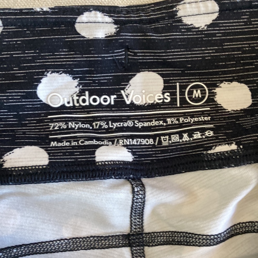 NWOT Outdoor Voices 3/4 Leggings - Picture 6 of 8